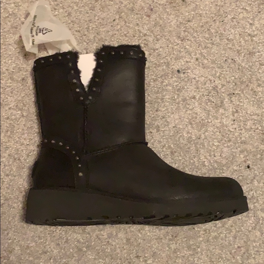 Women’s Black Leather Uggs